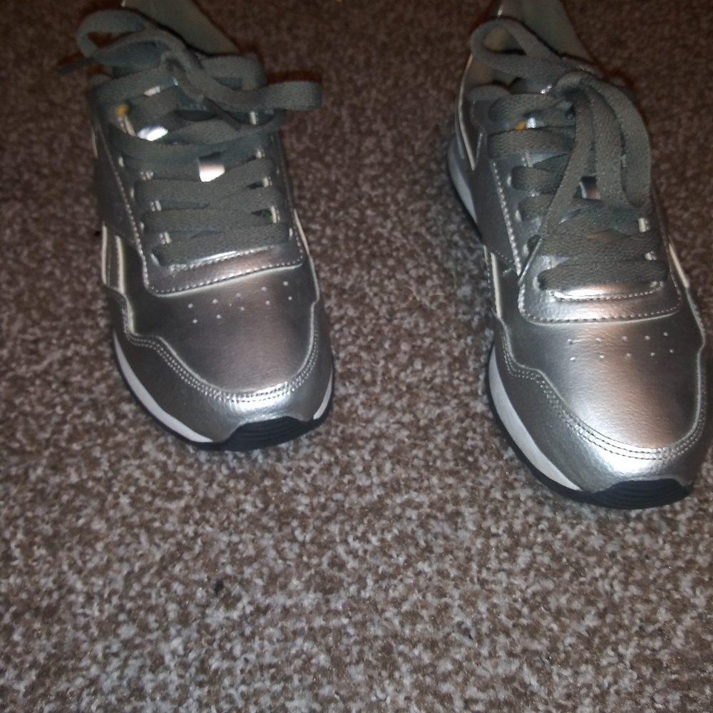 Silver Reebok classics